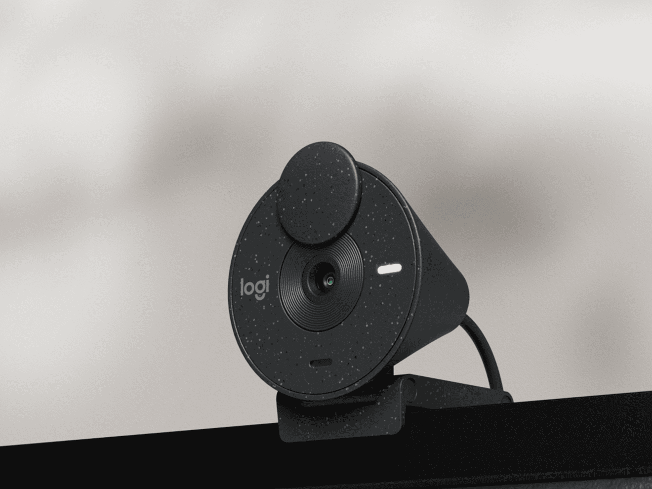 Различные продукты от Logitech